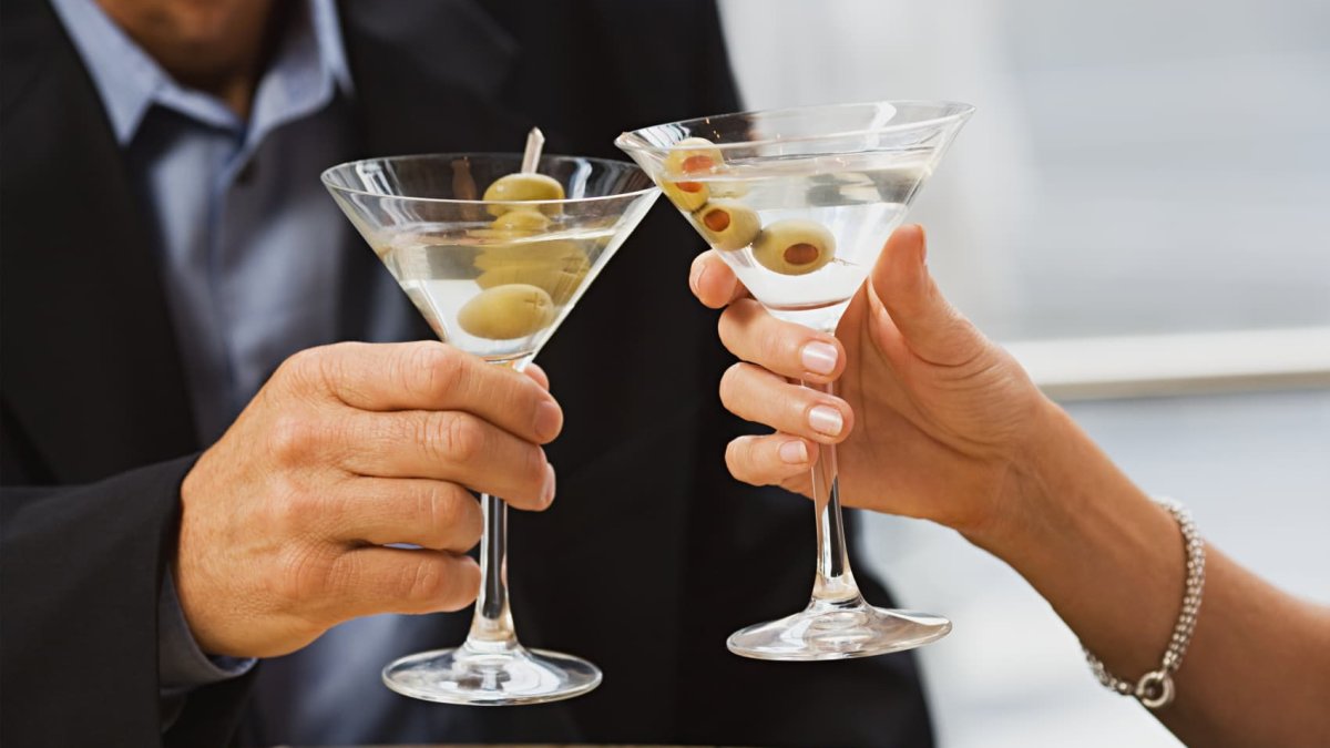 31% of millionaires say they're part of the middle class, survey finds. 'People feel squeezed,' advisor explains – NBC New York - Vimarsana News