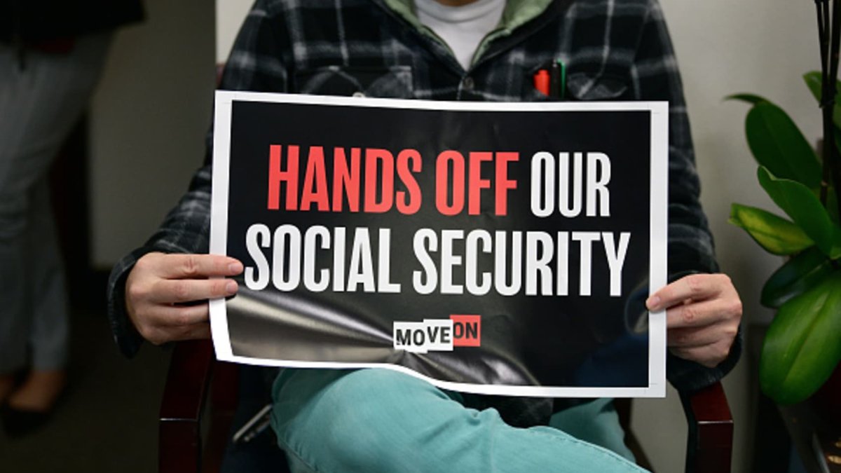 Public workers may receive reduced Social Security benefits. There's growing support in Congress to change that - Vimarsana News
