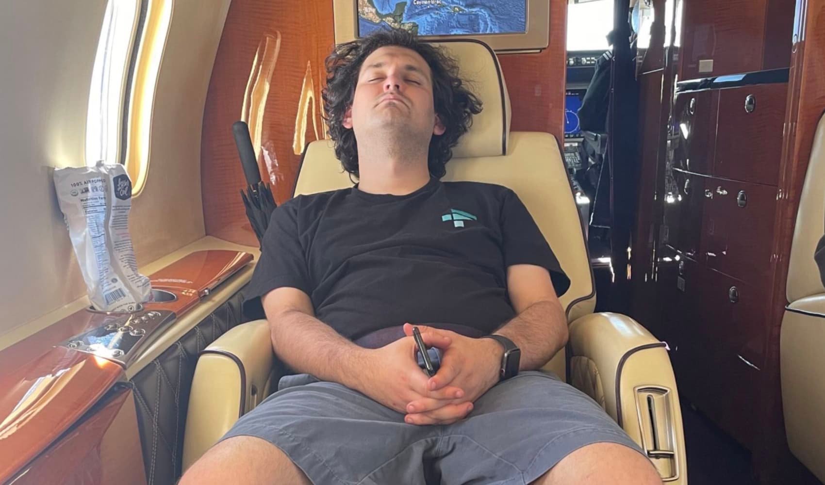 Here are the emails, texts and photos that could put Sam Bankman-Fried in prison for life - Vimarsana News