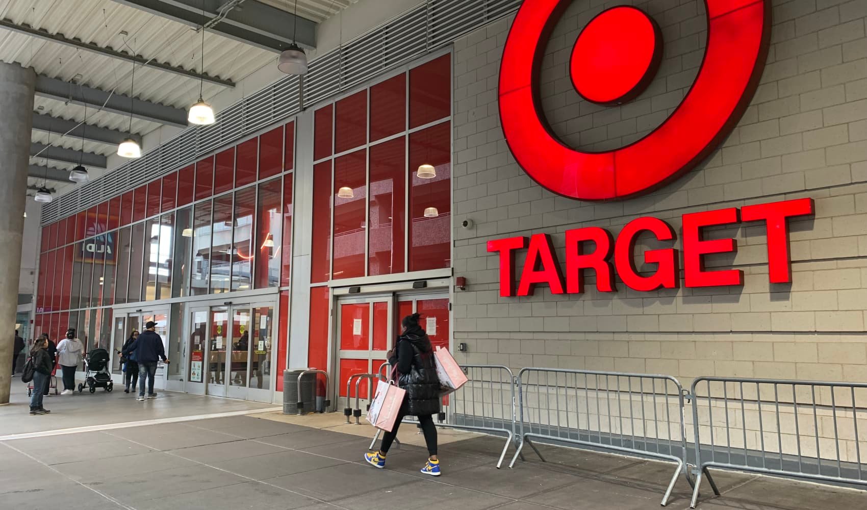 Target blamed theft and violence for 9 store closures. Crime is higher at locations it kept open nearby - Vimarsana News
