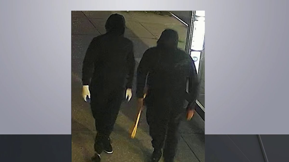 NYPD Hunt for Thieves Targeting Pharmacies in Queens – NBC New York