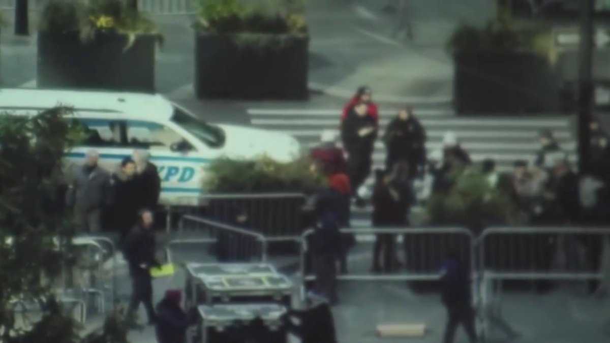 Rockefeller Center Christmas Tree Lighting Security – NBC New York