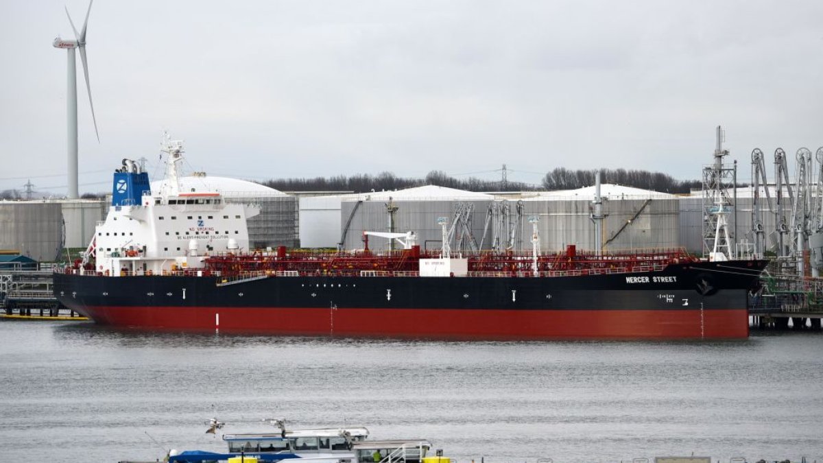Yemen's Houthi rebels blamed for seizure of Israeli-linked tanker – NBC New York - Vimarsana News