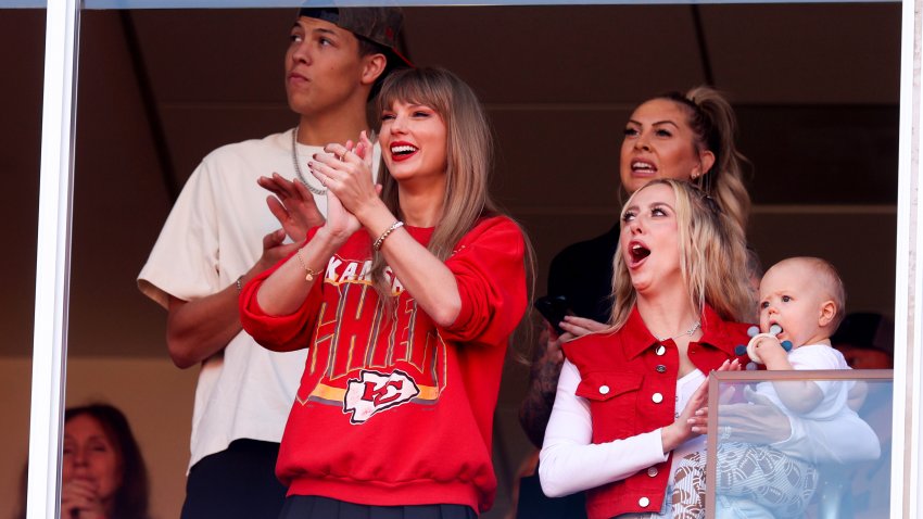 KANSAS CITY, MISSOURI – OCTOBER 22: Taylor Swift and Brittany Mahomes react during a game between the Los Angeles Chargers and Kansas City Chiefs at GEHA Field at Arrowhead Stadium on October 22, 2023 in Kansas City, Missouri. (Photo by Jamie Squire/Getty Images)