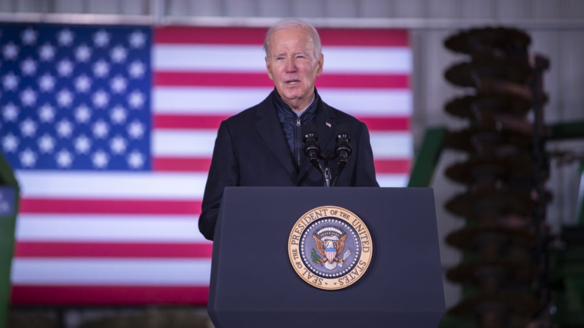 Biden calls for humanitarian ‘pause’ in Israel-Hamas war after heckler interrupts speech