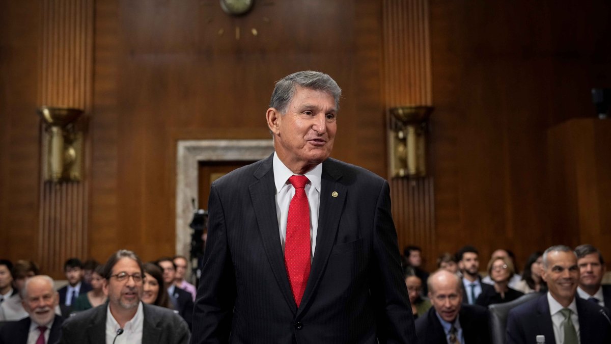 Sen. Joe Manchin says he ‘absolutely’ would consider a presidential run