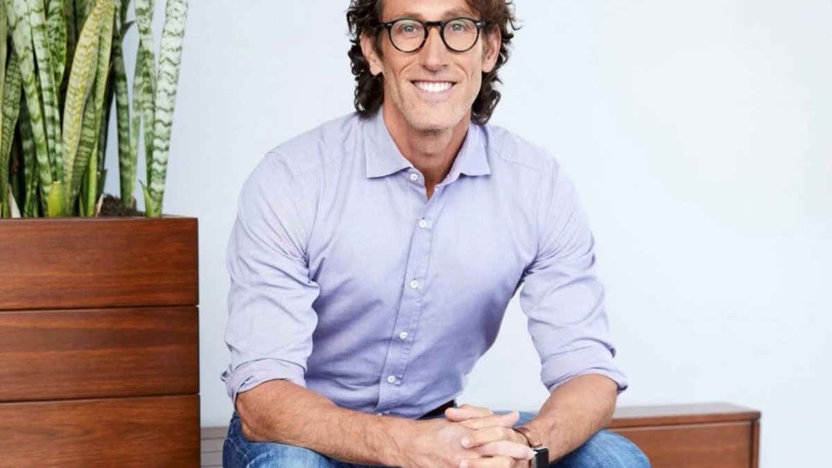 'You barely knew what we were actually selling': Gap CEO Richard Dickson on the brand's heavy discount strategy – NBC New York - Vimarsana News