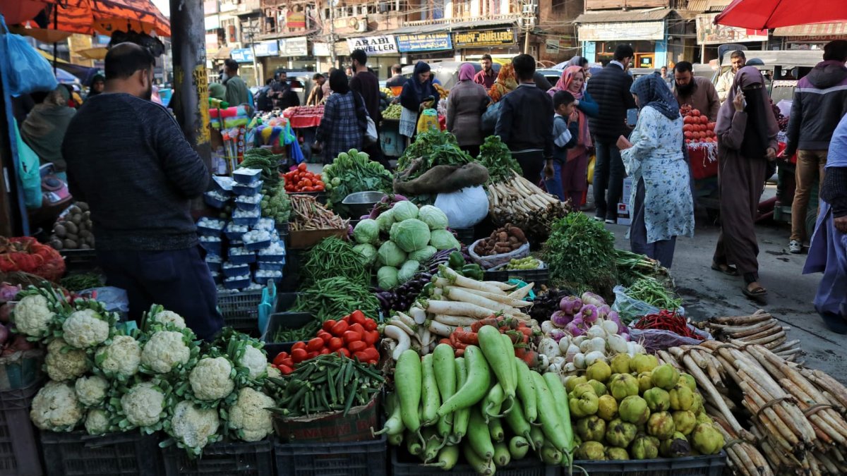 India's economy is in a 'sweet spot,' but private consumption growth may continue to slow: DBS Bank – NBC New York - Vimarsana News