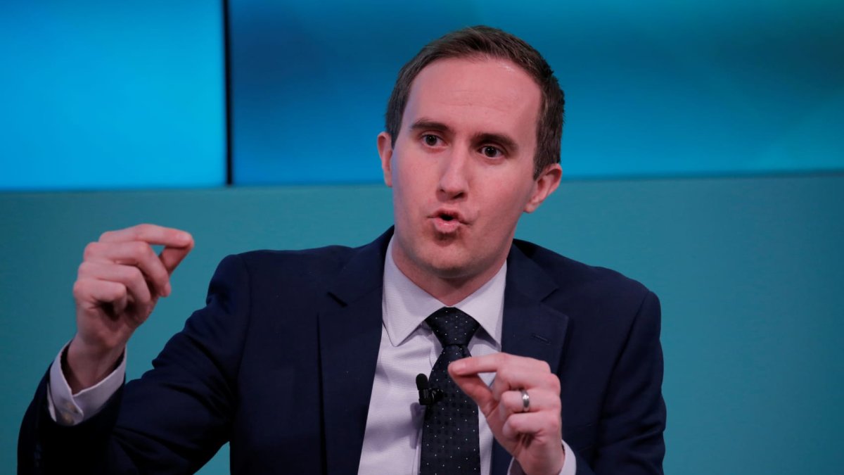 'The Psychology of Money' author Morgan Housel gives advice to investors afraid of market downturns – NBC New York - Vimarsana News