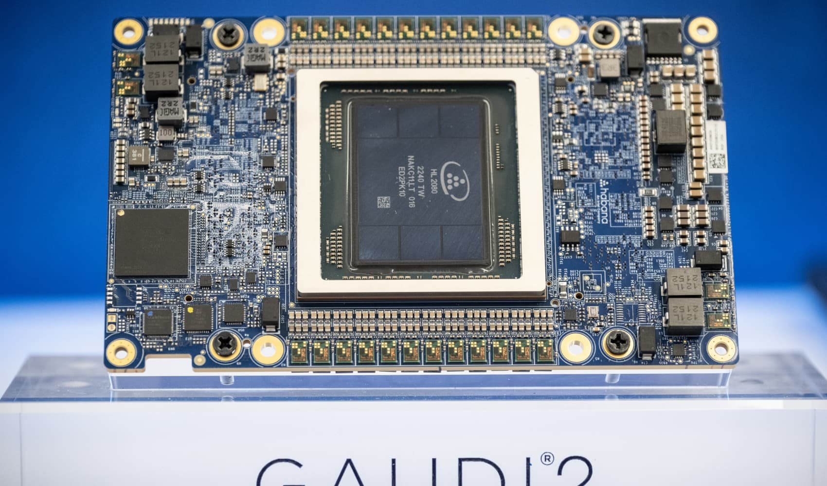 Intel unveils new AI chip to compete with Nvidia and AMD - Vimarsana News