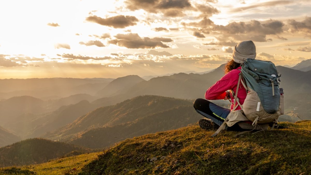 Here are some moves investors can make when the market is soaring, financial advisors say - Vimarsana News