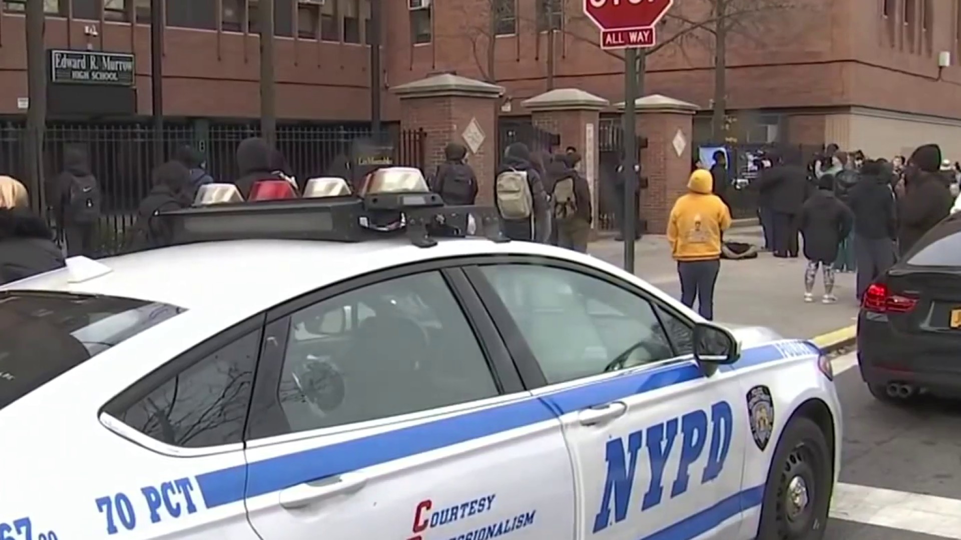 Heightened Security After Brooklyn High School Stabbing – NBC New York