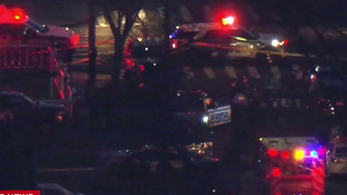Man Found Dead in Yard in Queens Neighborhood – NBC New York