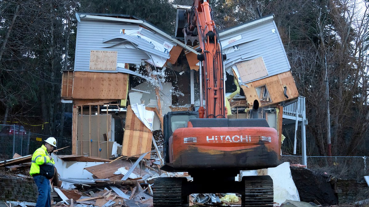 University of Idaho murders: House where 4 students were killed demolished – NBC New York - Vimarsana News