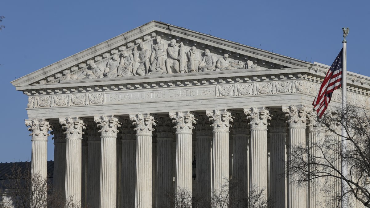 Supreme Court hears Trump's appeal of Colorado ballot – NBC New York - Vimarsana News
