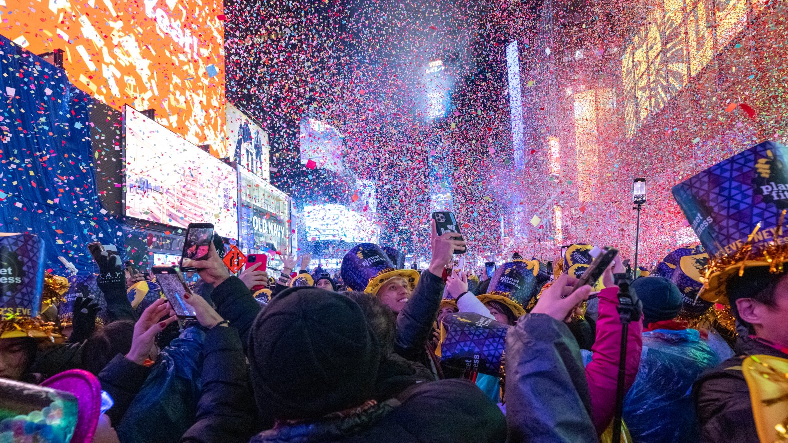 Watch 2025 ball drop from Times Square on New Year’s Eve NBC New York