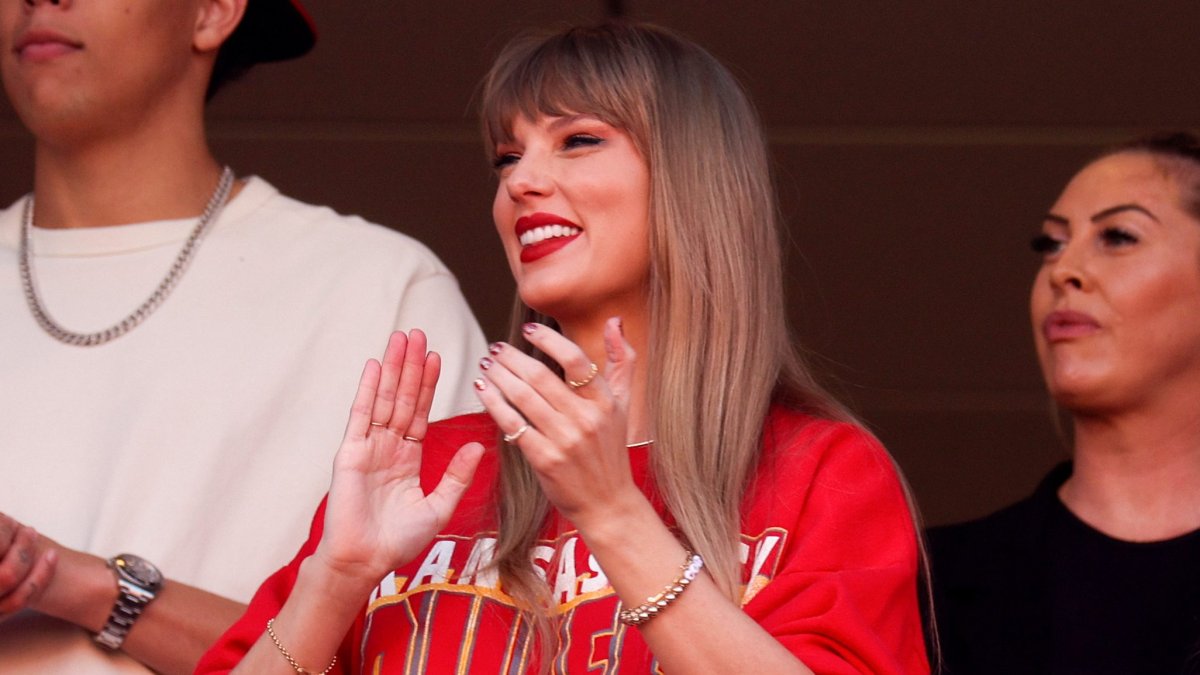 Taylor Swift Spotted at Chiefs-Bills Game to Support Travis Kelce, Reports NBC New York