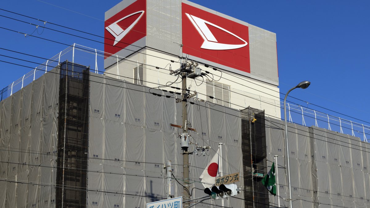 Toyota small car maker Daihatsu shuts down Japan factories – NBC New York - Vimarsana News