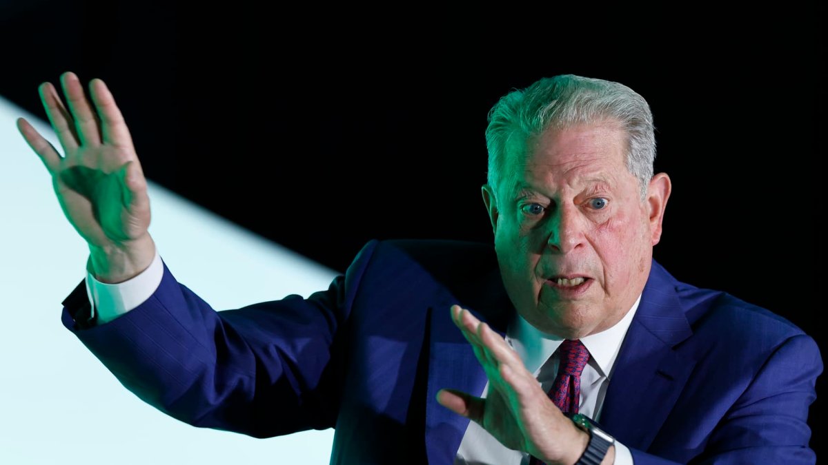 Apple says longtime directors Al Gore and James Bell are retiring from the board - Vimarsana News