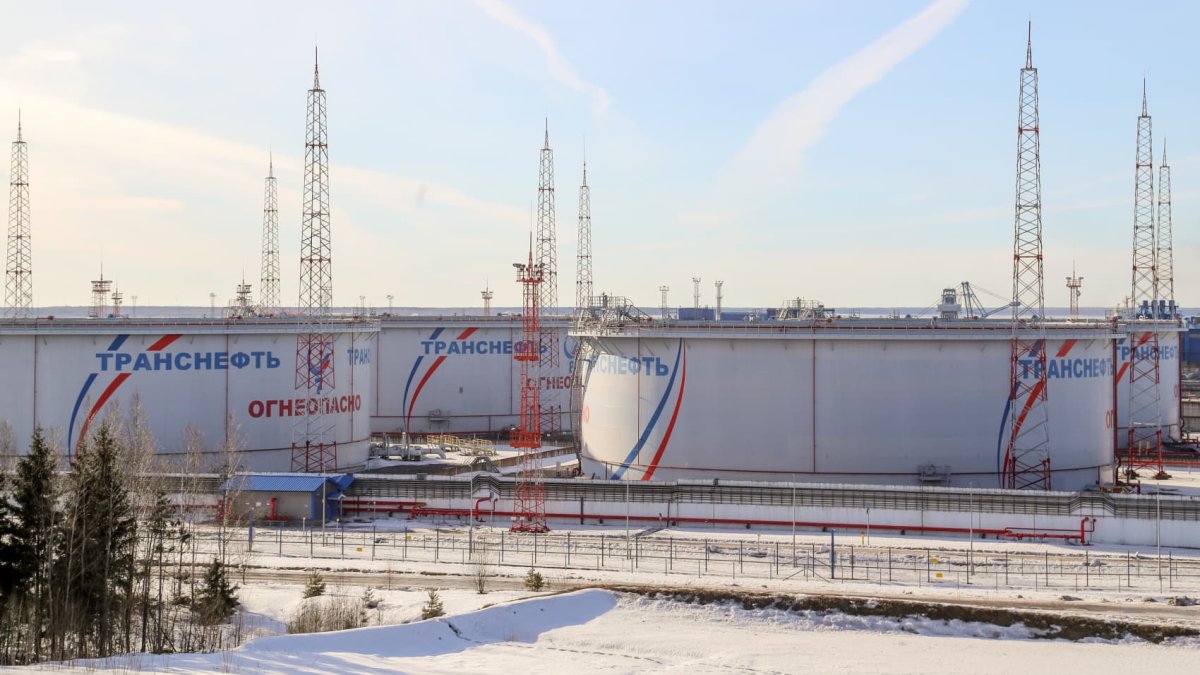 Oil rises about 2% after suspected Ukraine drone attack on Russia fuel terminal - Vimarsana News