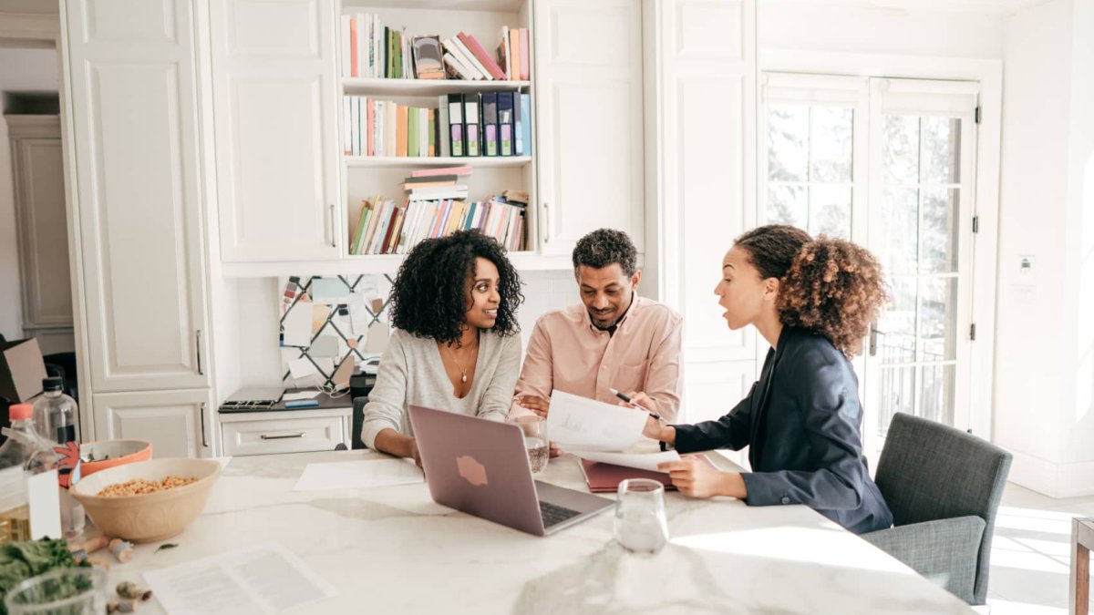 One of 2024's 'best jobs' can pay over $200,000 and let you work remotely without a college degree – NBC New York - Vimarsana News