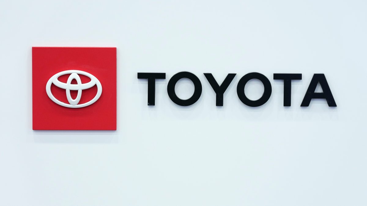 Toyota, General Motors warn owners of old Corolla, Matrix and RAV4
