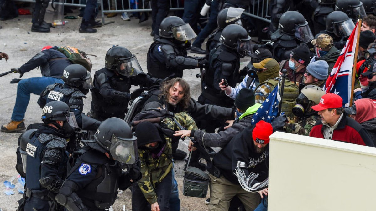 Jan. 6 rioter who 'blind-side tackled' Capitol officer is sentenced to more than 6 years in prison – NBC New York - Vimarsana News