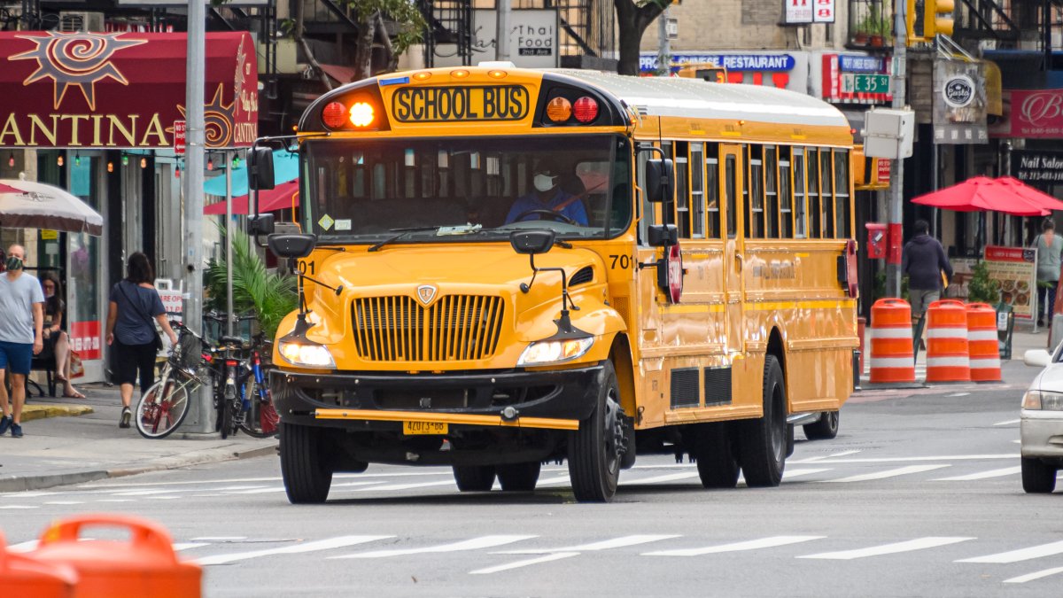 纽约市推出移动应用程序，允许家长在路上追踪校车位置