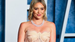 Hilary Duff attends the 2023 Vanity Fair Oscar Party.