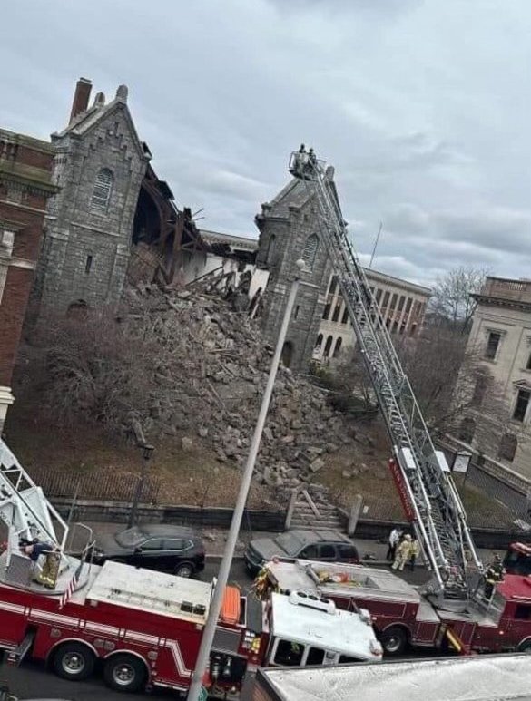 Crews responding to church collapse in New London, Conn. – NBC New York