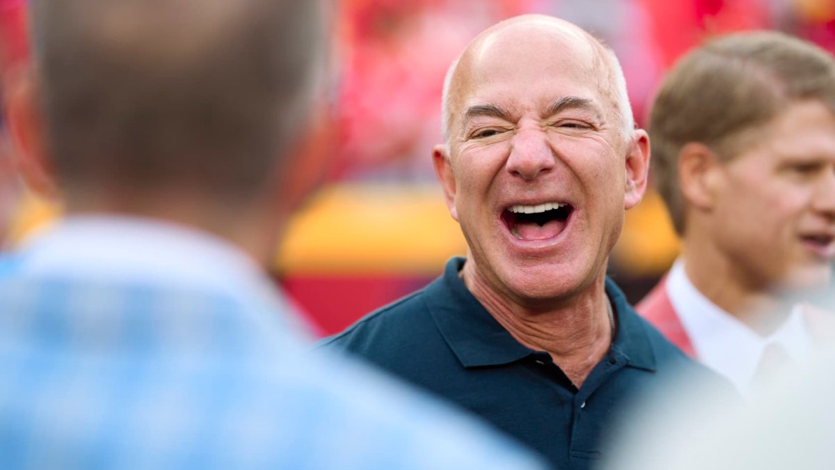 Jeff Bezos sells more than $2 billion in Amazon stock for third time this month - Vimarsana News