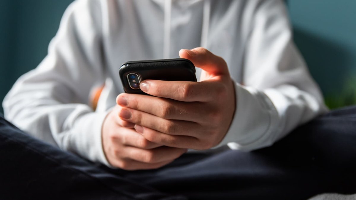FBI: 'Financial sextortion' of teens is a 'rapidly escalating threat.' How parents can protect their kids – NBC New York - Vimarsana News