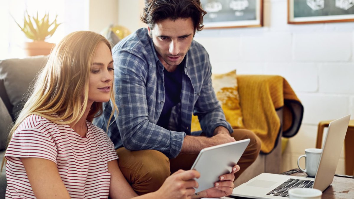 Gen Z couples are more likely than older generations to keep finances separate. Here's why - Vimarsana News