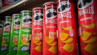 Pringles chips cans