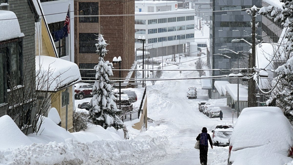 Alaska fuel oil is thickening and roofs are collapsing due to severe weather – NBC New York - Vimarsana News