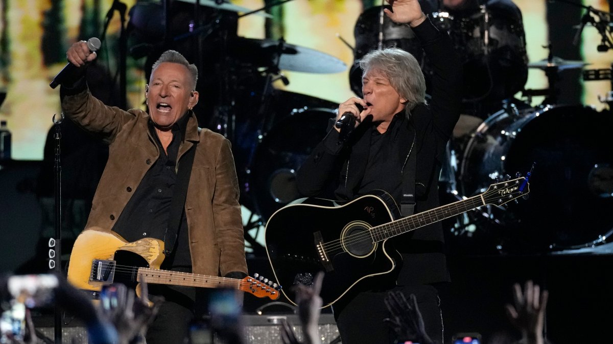 Jon Bon Jovi honored as MusiCares Person of the Year – NBC New York - Vimarsana News
