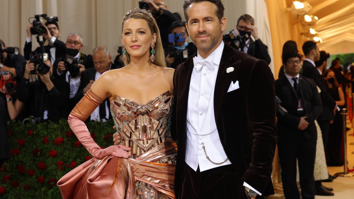 People Love When Ryan Reynolds And Blake Lively Troll Each Other Publicly Nbc New York 