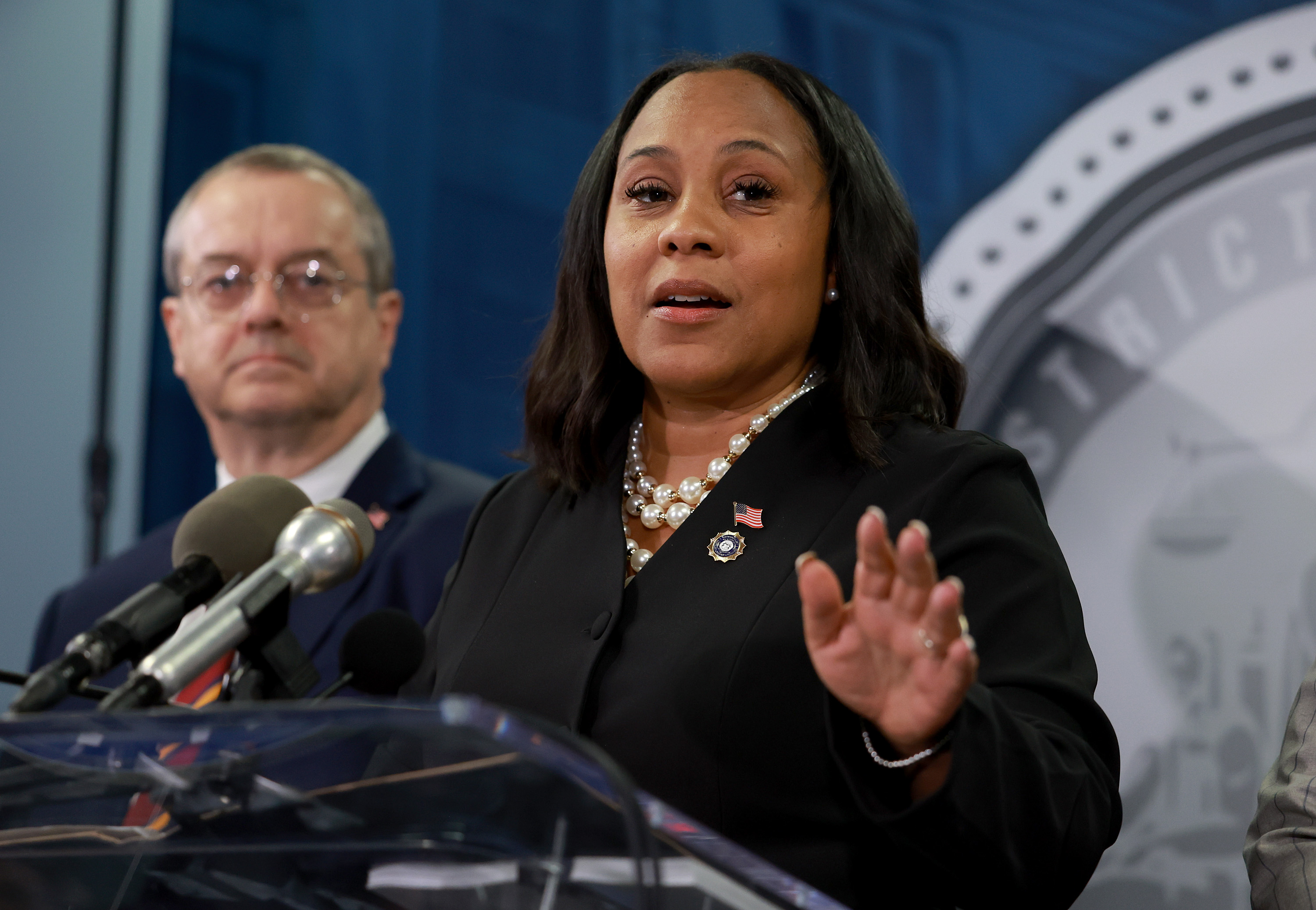 DA Fani Willis acknowledges personal relationship with the special prosecutor in Trump election case – NBC New York - Vimarsana News