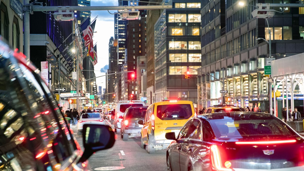 Il piano tariffario per la congestione della città di New York approvato dal Consiglio di amministrazione della MTA – NBC New York