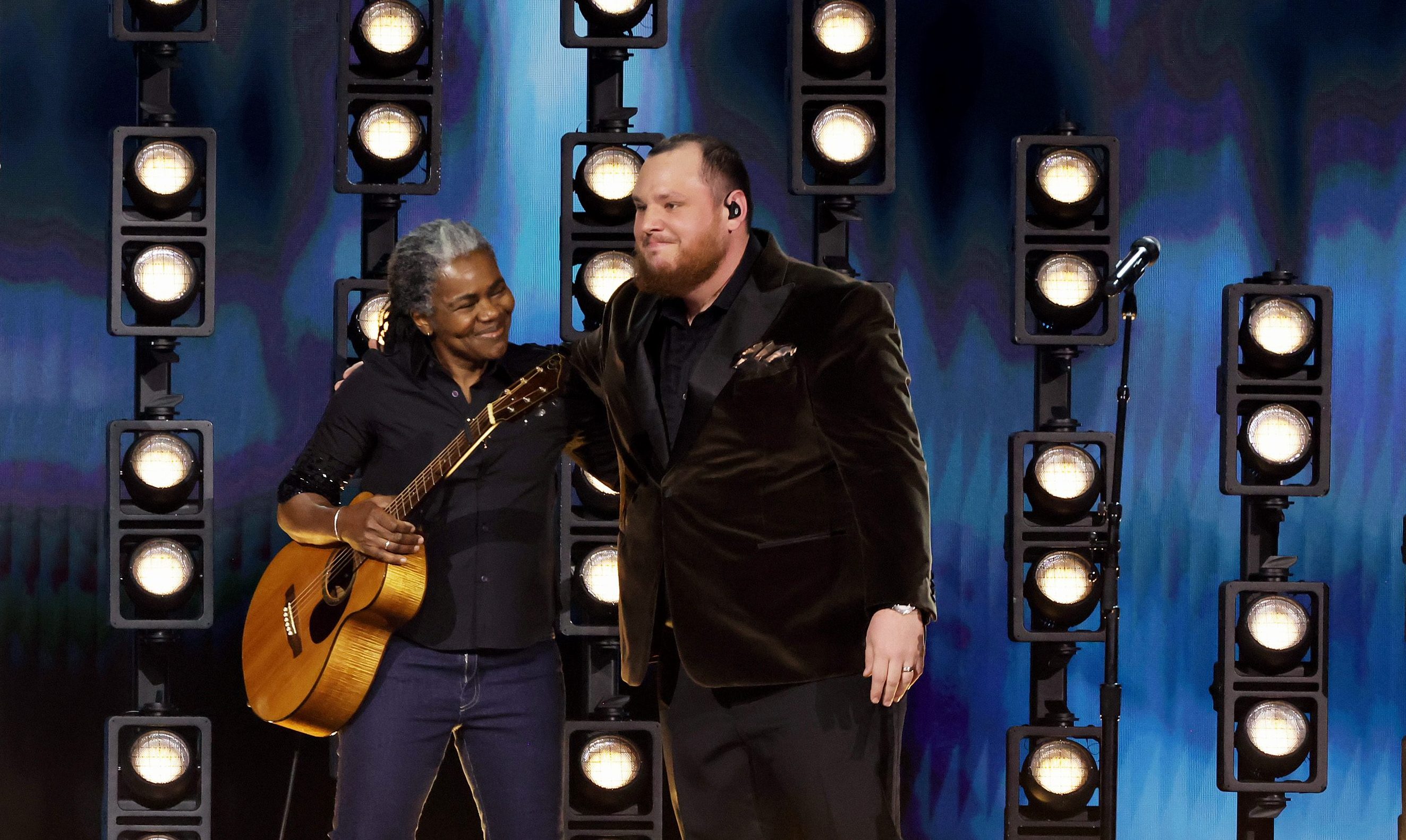 Tracy Chapman and Luke Combs wow with ‘Fast Car’ duet NBC New York
