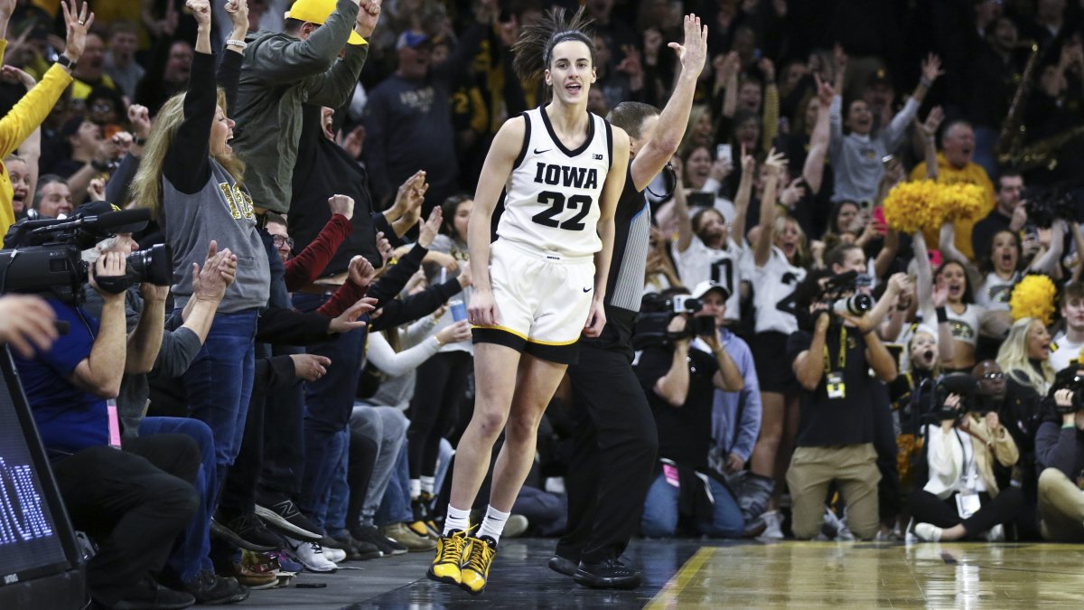 How much tickets to see Caitlin Clark go for NCAA scoring record cost ...