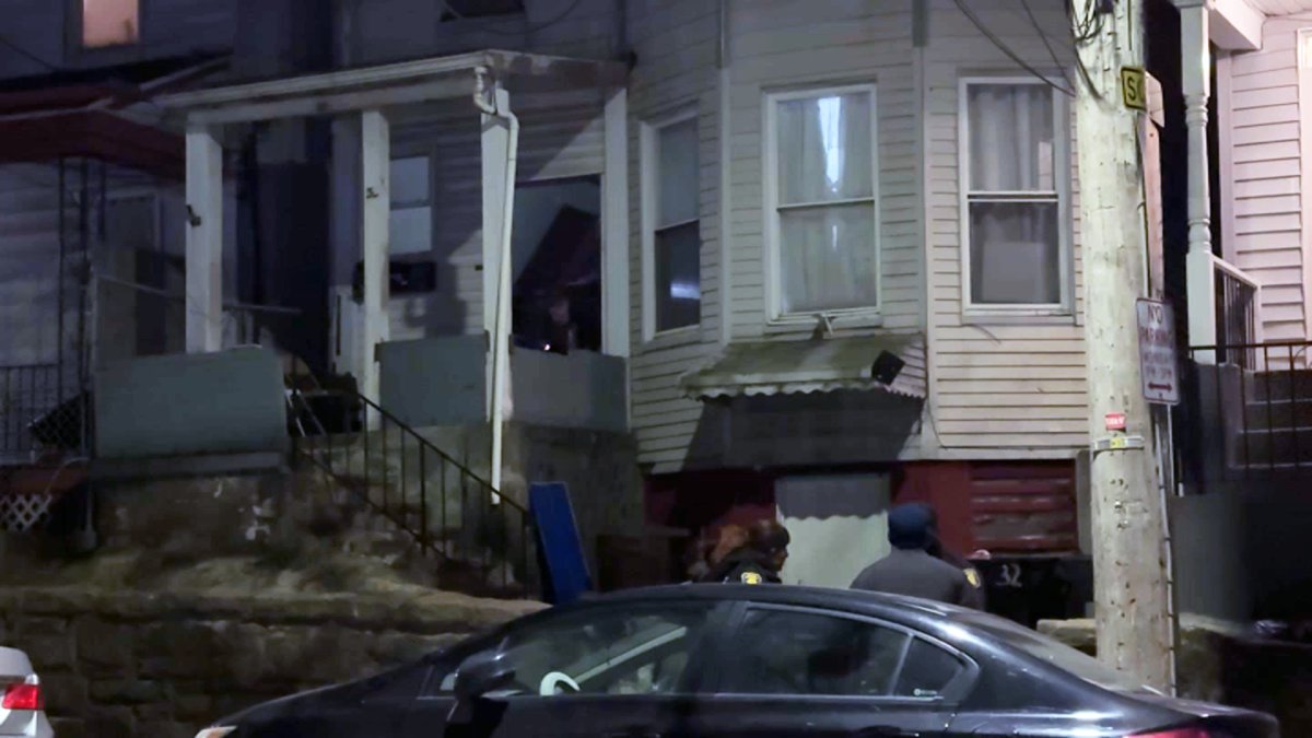 Yonkers police find baby abandoned in hallway – NBC New York