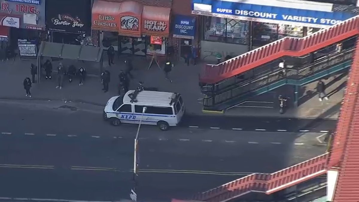 61-year-old man stabbed on subway in Bronx: Sources