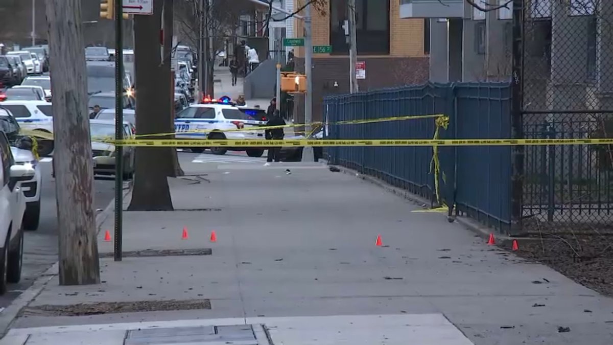 Teen arrested in deadly shooting of 17-year-old near Bronx playground and school: NYPD