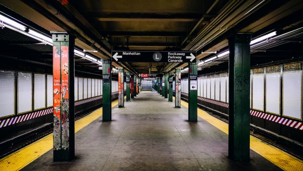 L train service this weekend suspended between Manhattan, Brooklyn ...