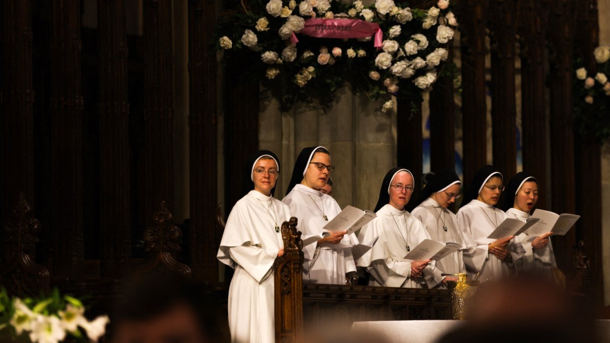 Gaza ceasefire protestors arrested disrupting Easter Mass at St. Patrick's Cathedral