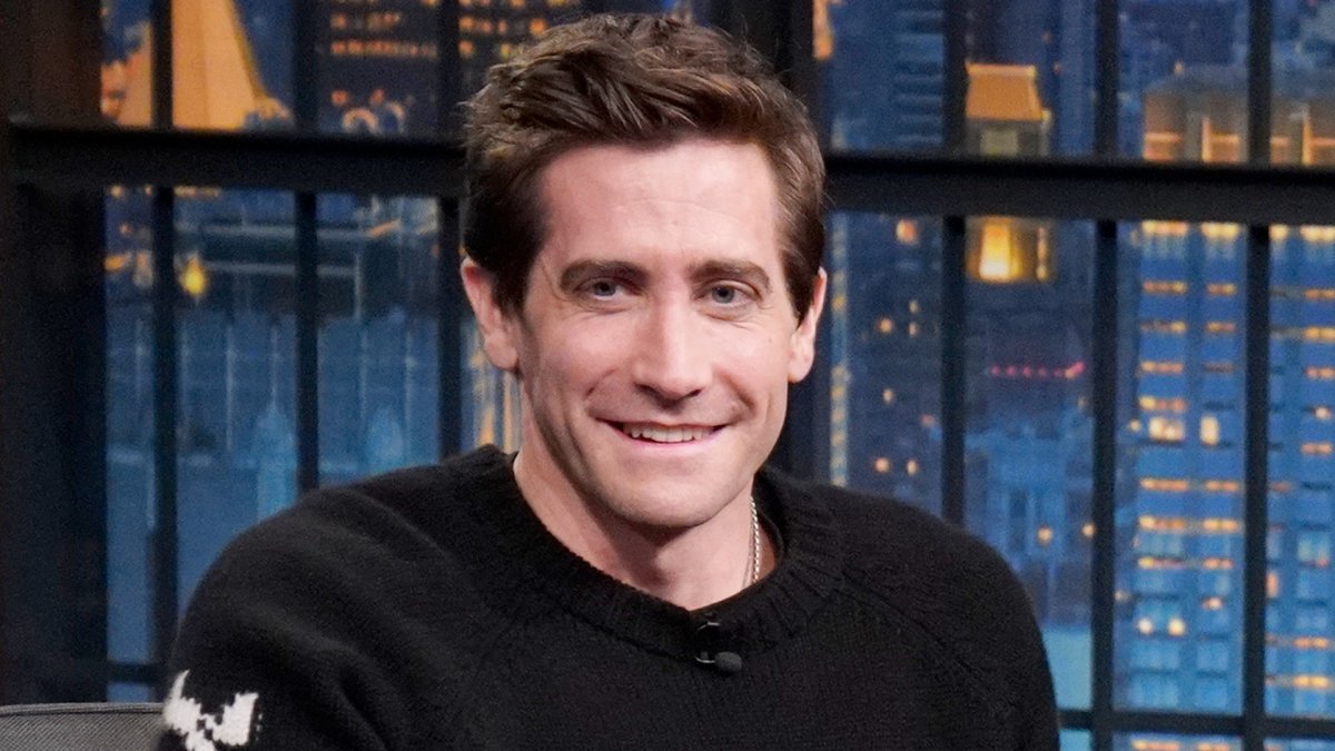 Jake Gyllenhaal accidentally punched someone for real while filming ...