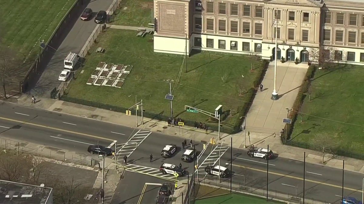 West Side High School: 2 students shot outside Newark high school – NBC New York - Vimarsana News