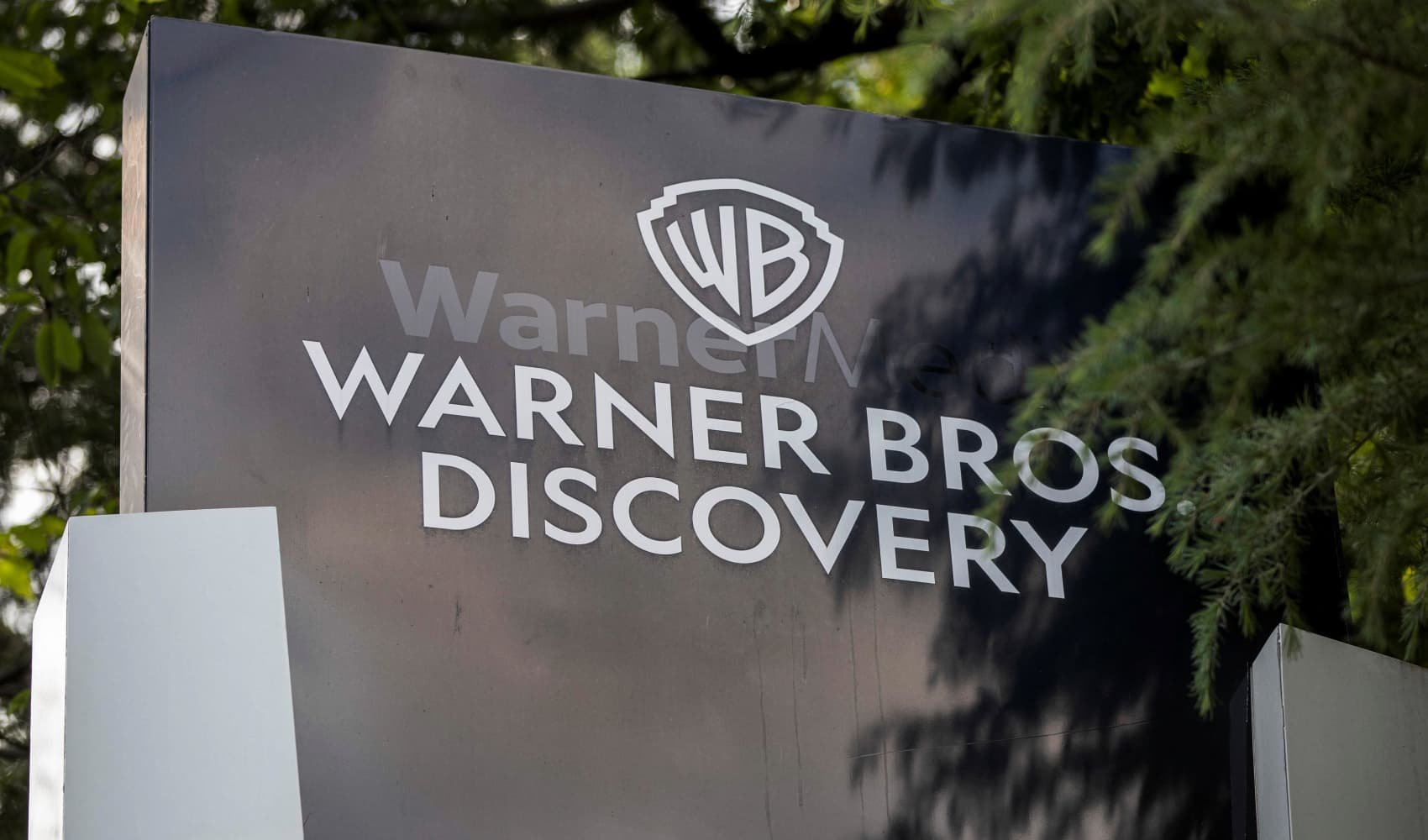 Two Warner Bros. Discovery directors resign after antitrust probe - Vimarsana News