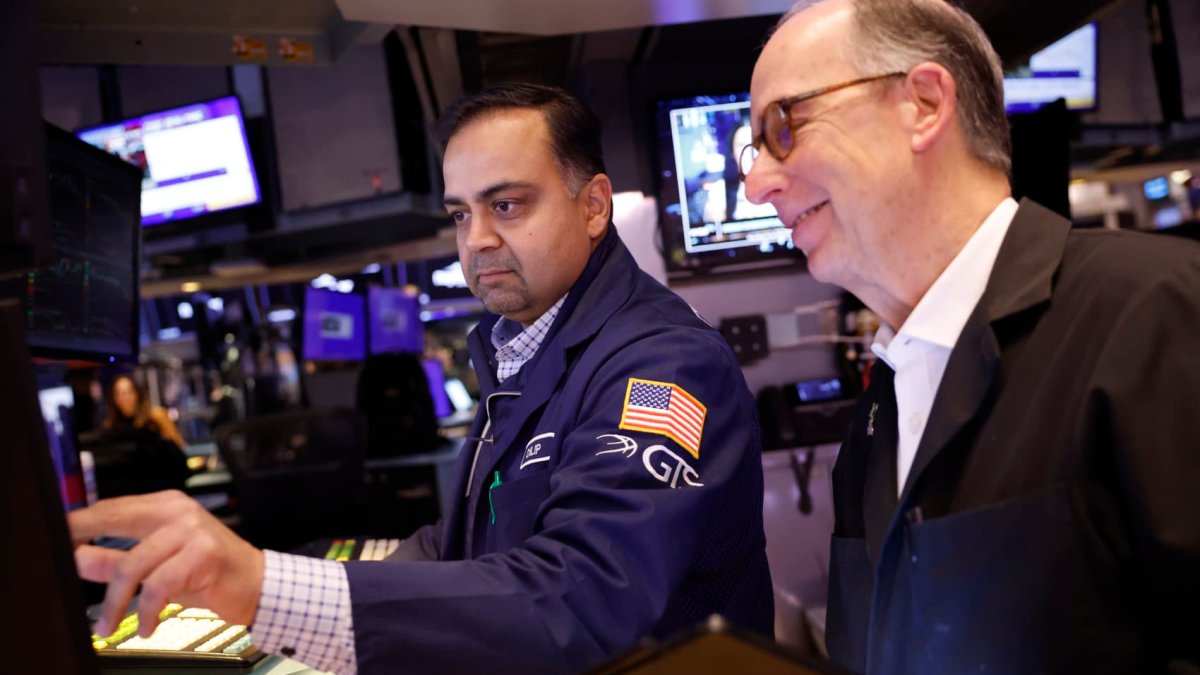 Stock futures are little changed as investors look ahead to Fed decision, megacap earnings: Live updates - Vimarsana News